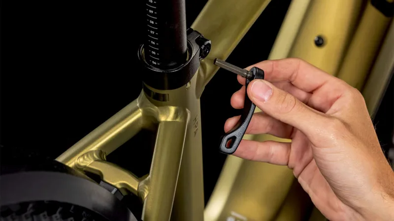 Cube Reaction Hybrid Performance 625 Allroad in Gold-2